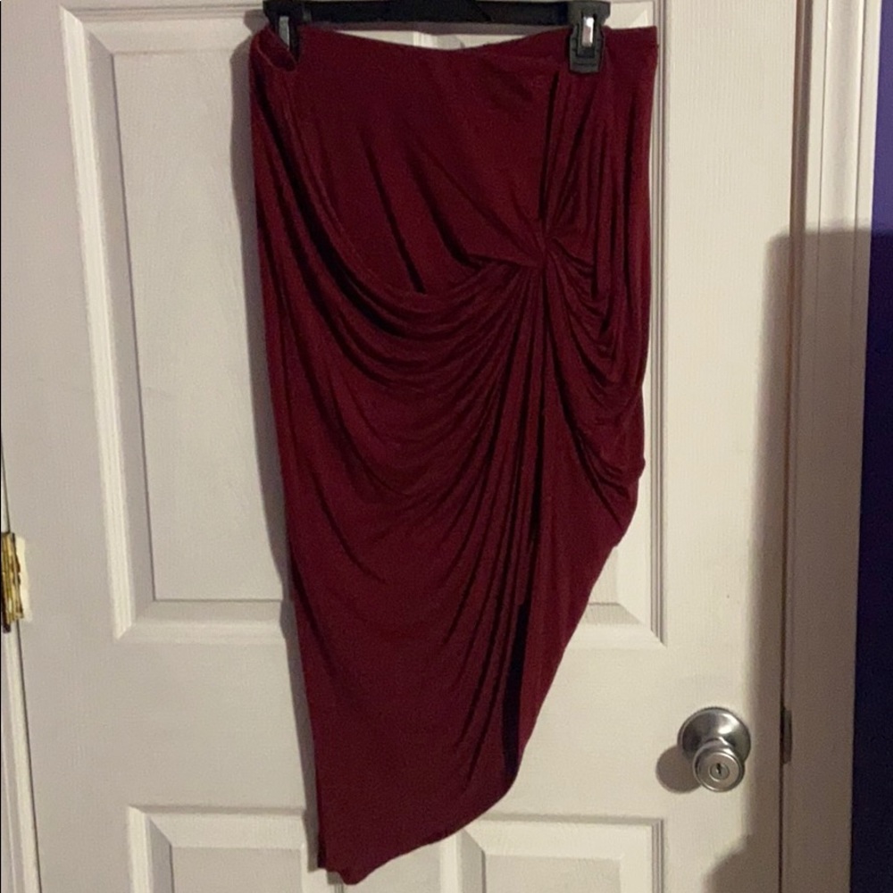 Knot high low skirt.